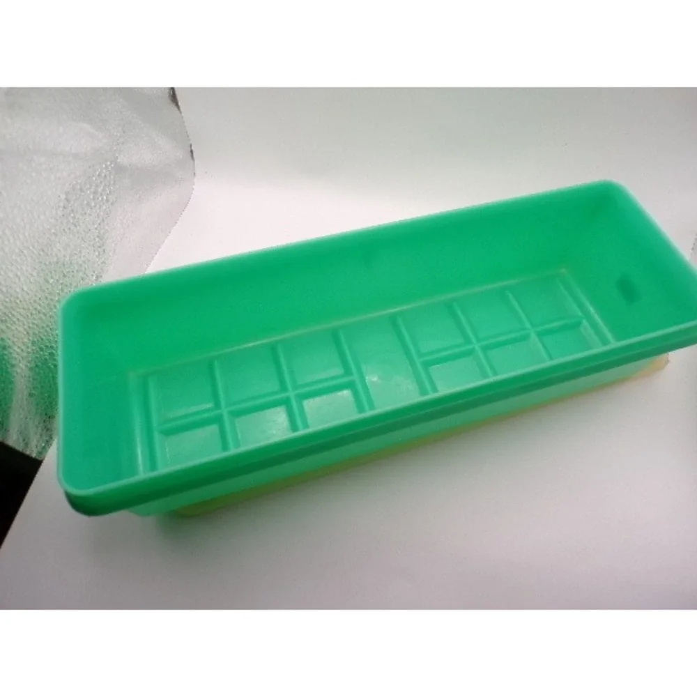Vintage‎ Tupperware Rectangular Celery Container Green Lid Food Storage 2512